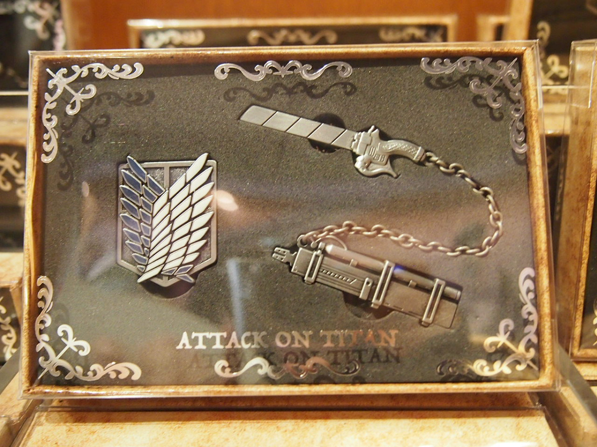 進撃の巨人　完結記念特大ピンバッジ 進撃の巨人ピンバッジセット| キャステル | CASTEL ディズニー情報