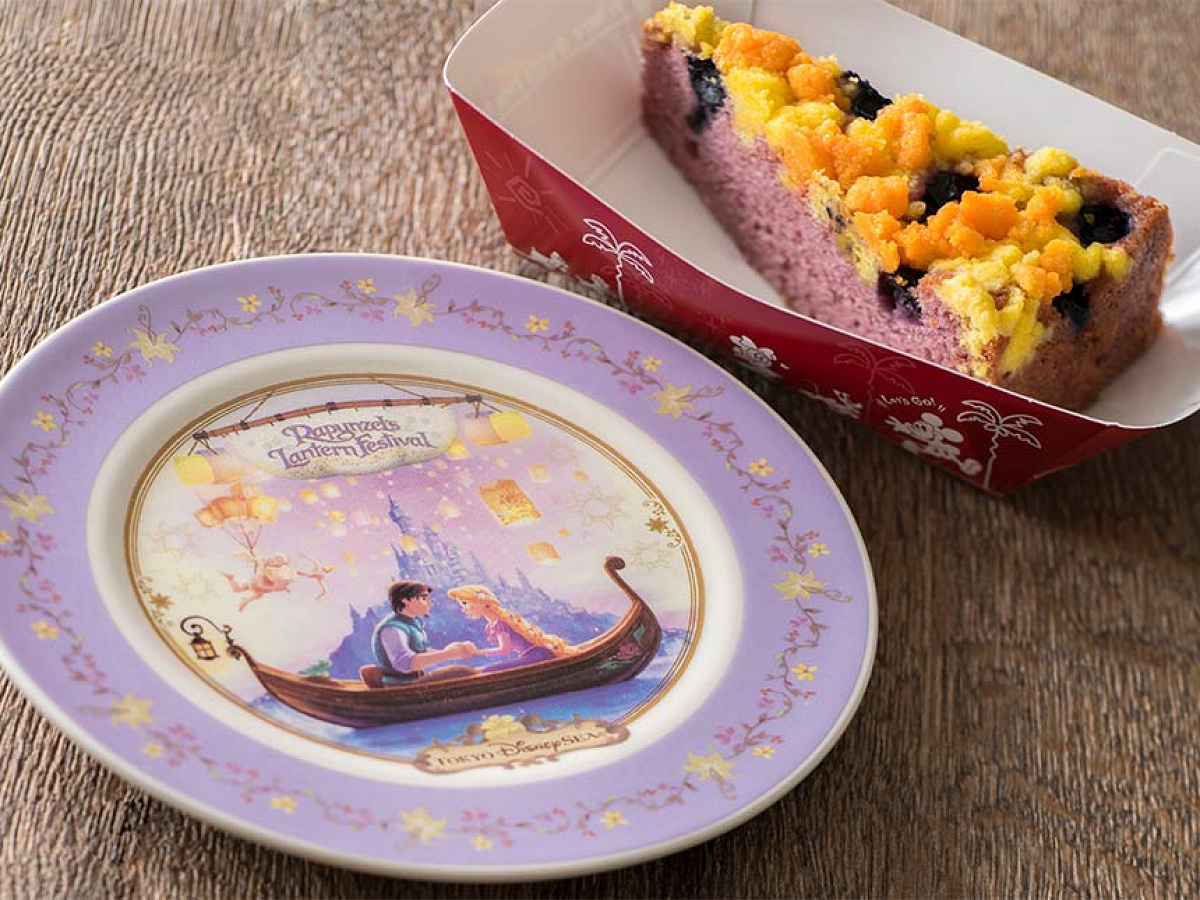 スーベニアプレート付きブルーベリークランブルケーキ| キャステル