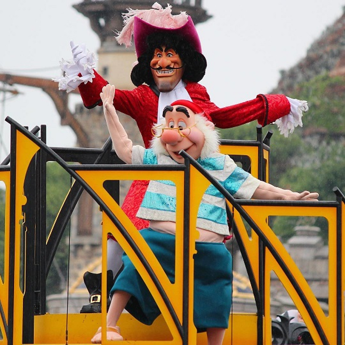 フック船長とスミ―| キャステル | CASTEL ディズニー情報