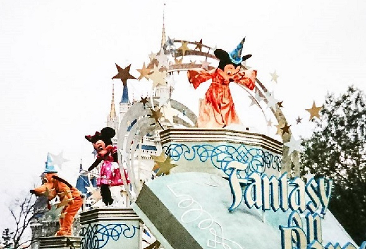 ディズニー・ファンタジー・オン・パレード ディズニー ディズニー・ファンタジー・オン・パレード| キャステル | CASTEL