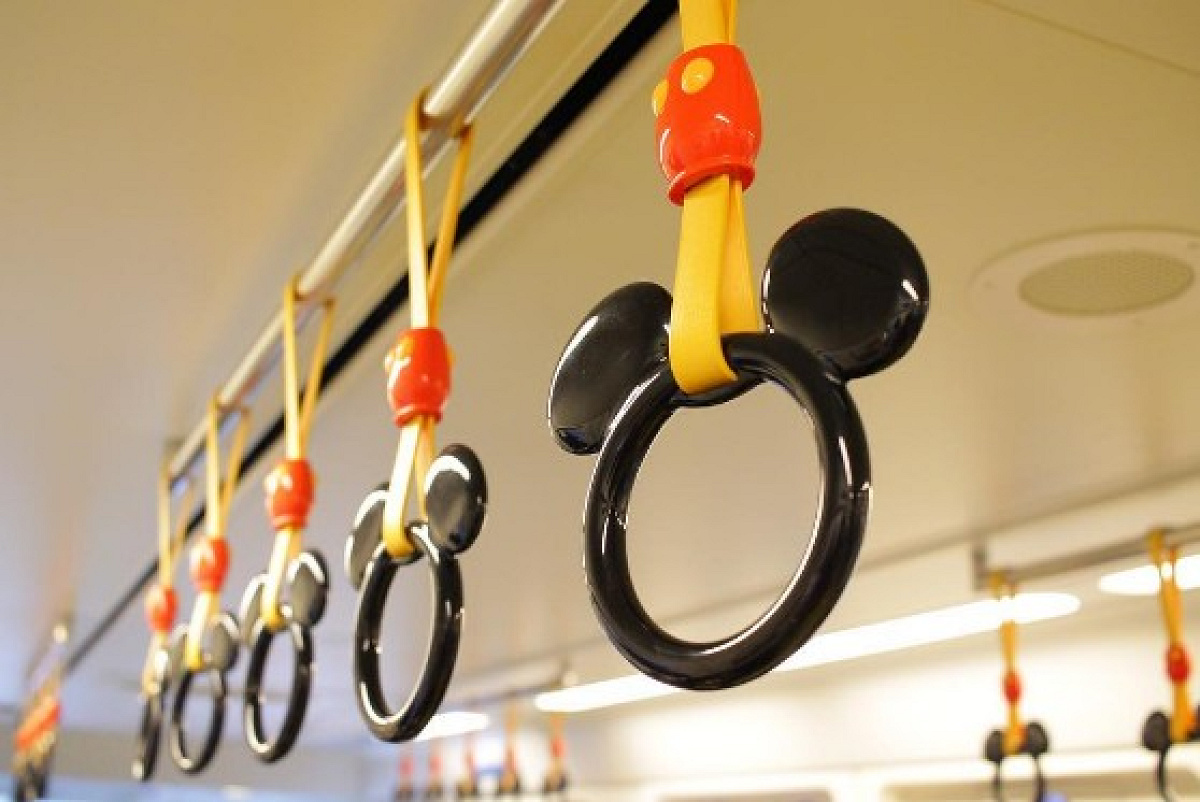 ディズニーリゾートラインのつり革