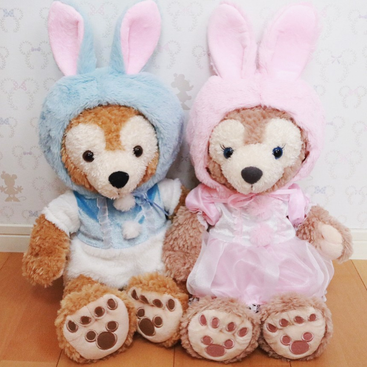 ユニベアコスチュームを着たダッフィー＆シェリーメイ| キャステル