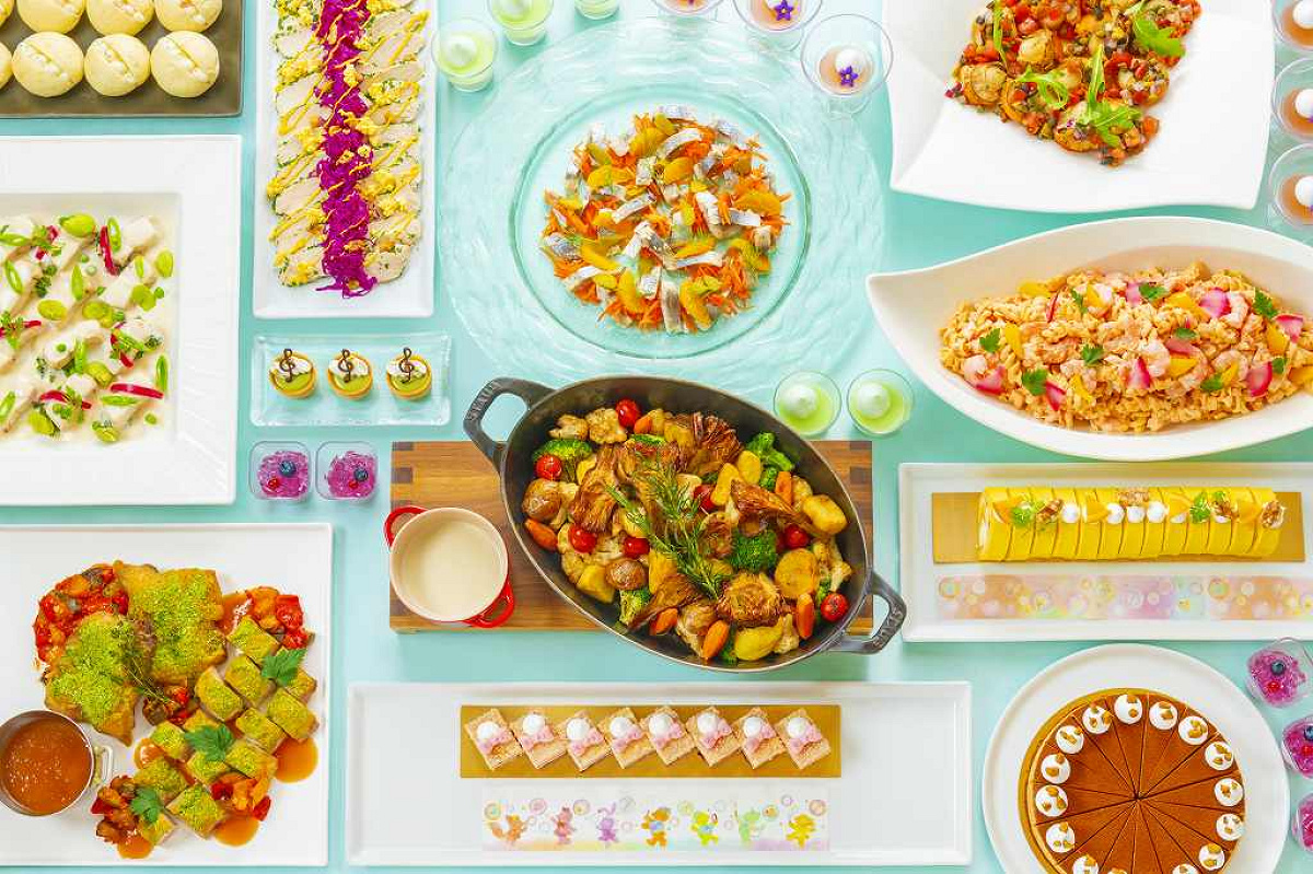 「ダッフィー＆フレンズ20周年：カラフルハピネス」ブッフェ