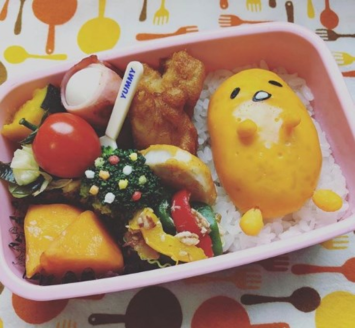 チェダーチーズを温めて作ったぐでたま弁当