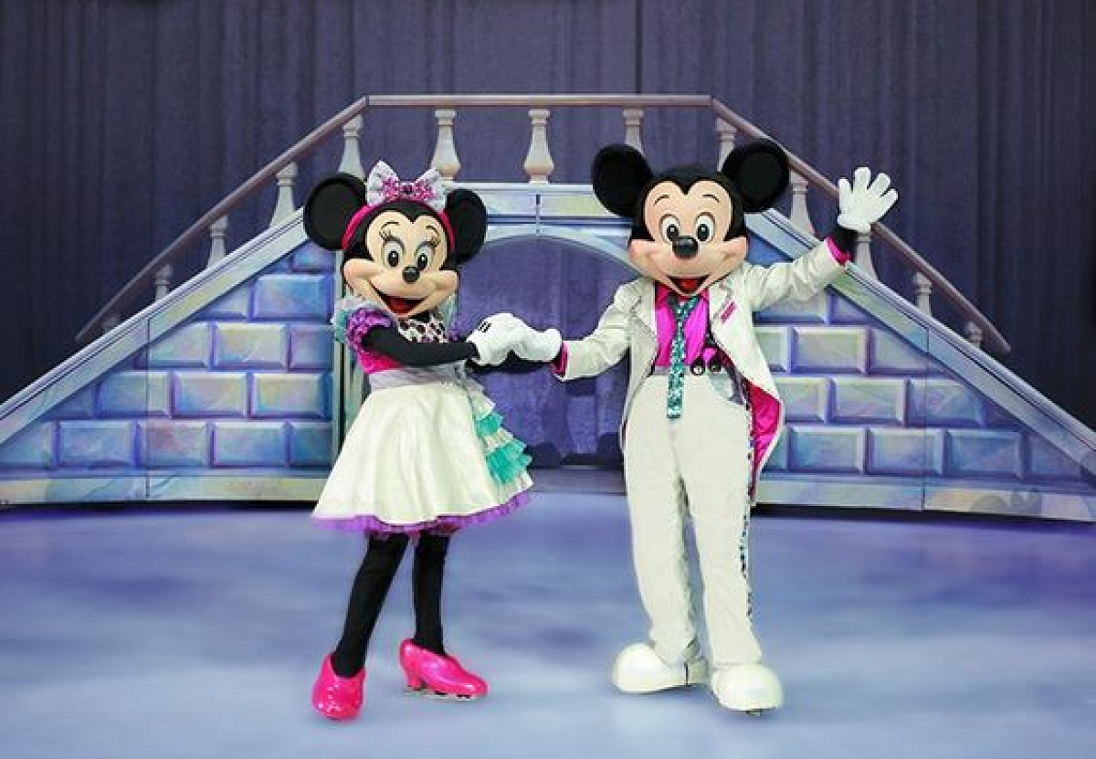 東京ディズニーランド 2009年限定グッズ アイススケートミッキー・ミニー スケートリンクでのミッキー＆ミニー| キャステル | CASTEL ディズニー情報
