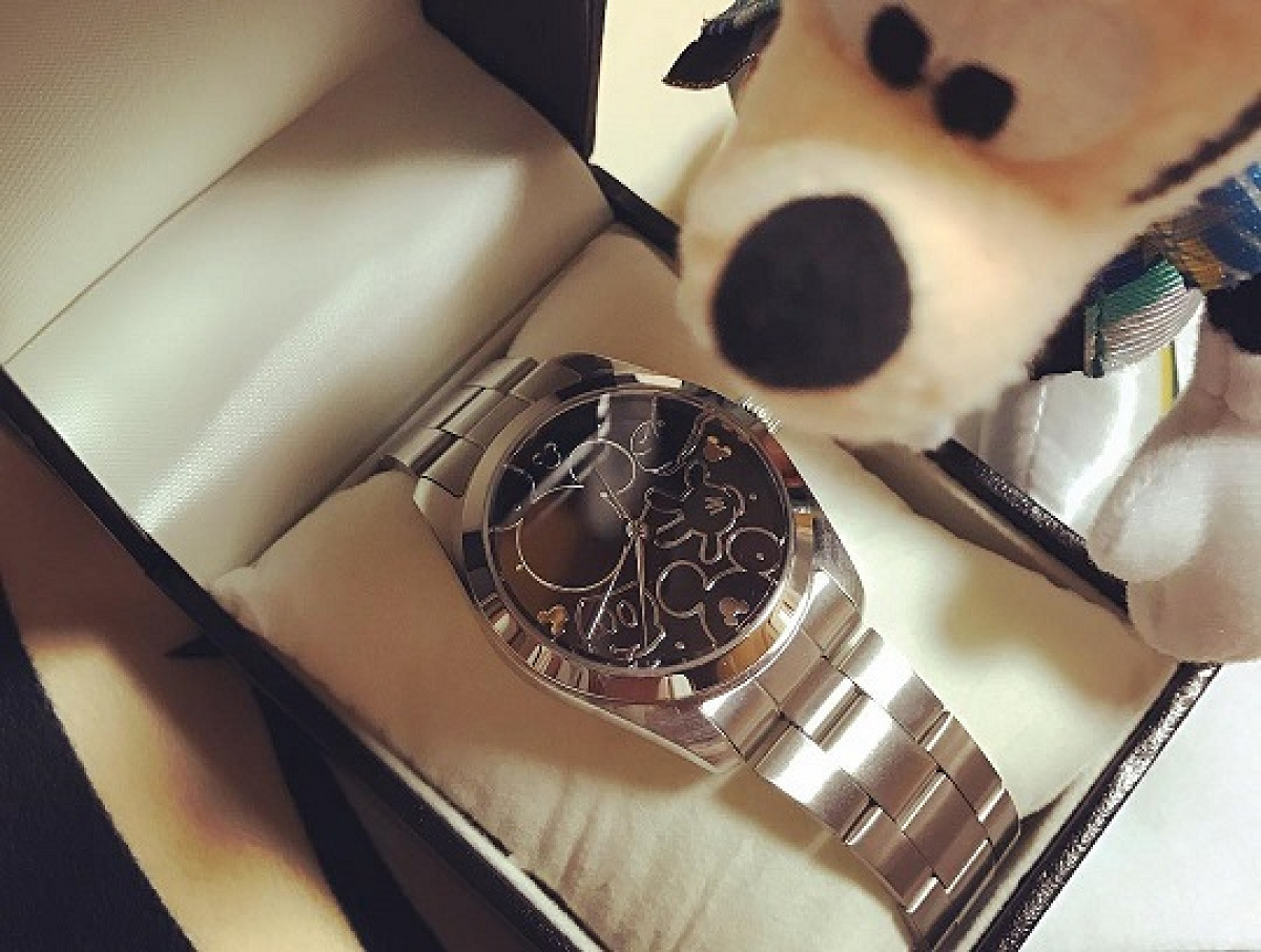 ミッキーのデザインの腕時計