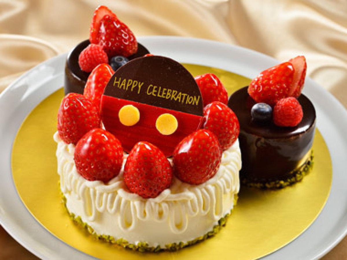ミッキー型のショートケーキ| キャステル | CASTEL ディズニー情報