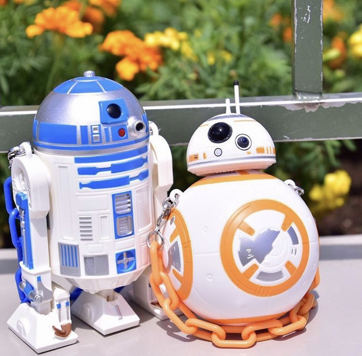 スターウォーズにでてくるR2-D2とBB-8！| キャステル | CASTEL