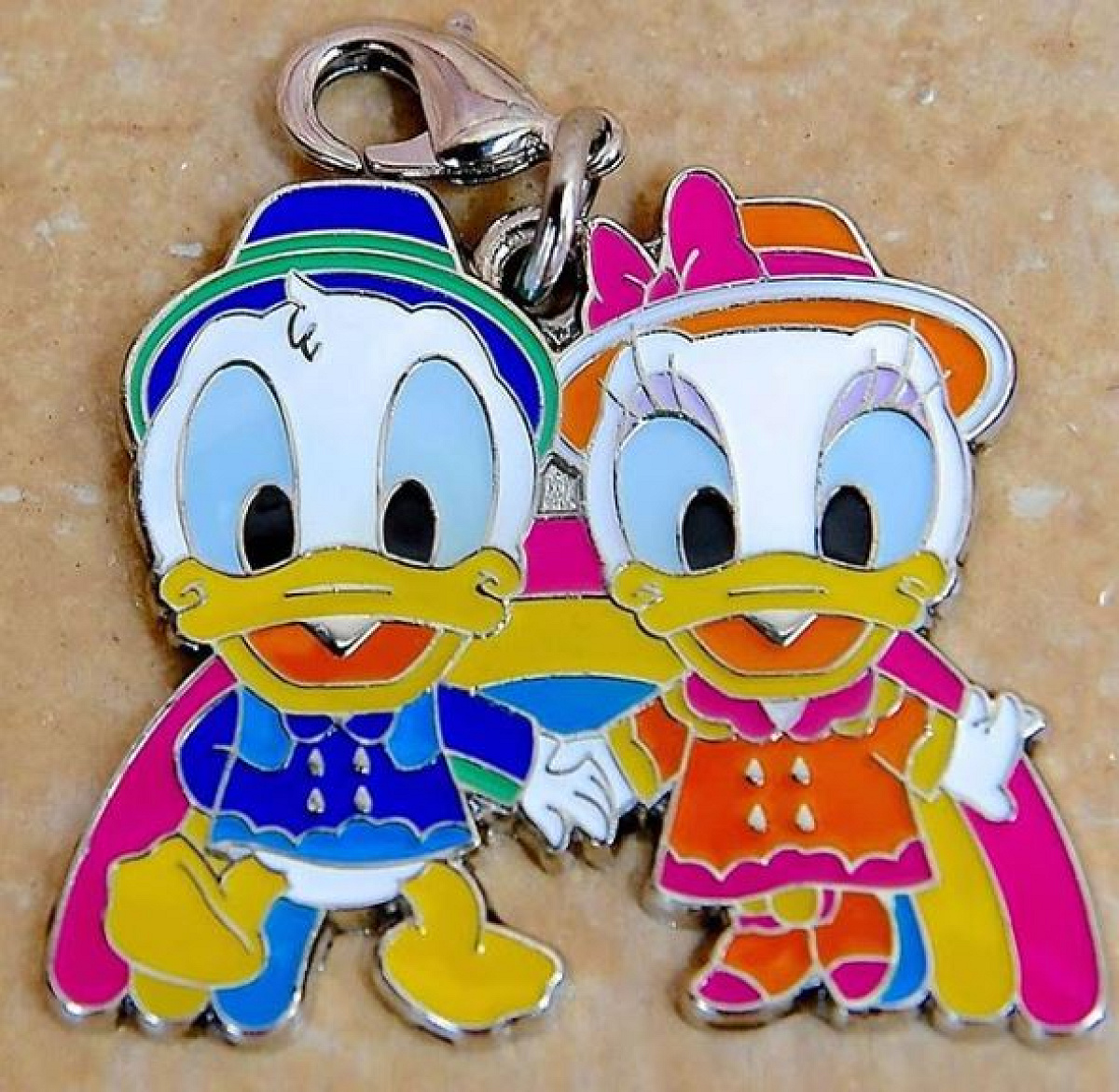 雨の日限定ピンバッジ| キャステル | CASTEL ディズニー情報