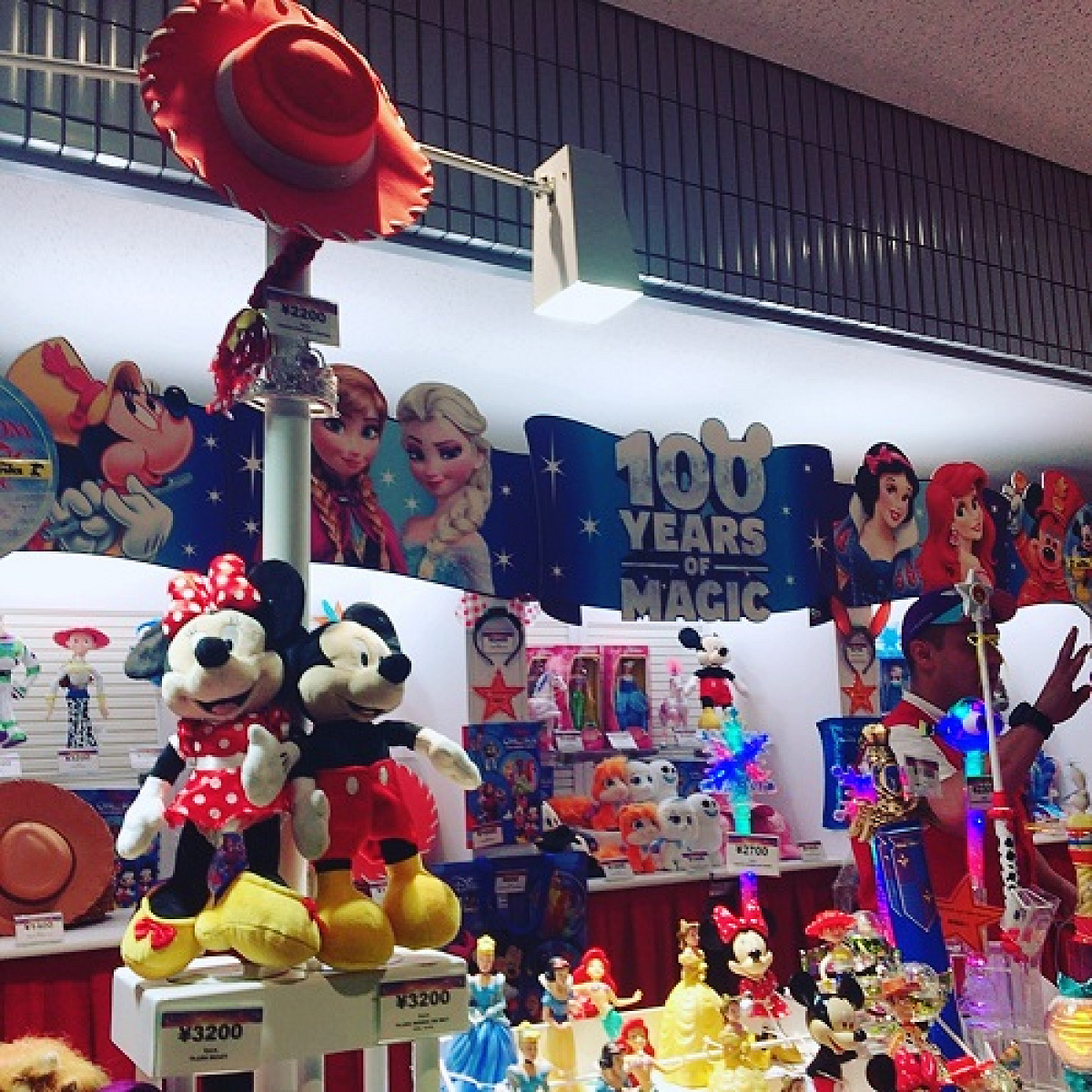 ディズニーオンアイスのショップ| キャステル | CASTEL ディズニー情報