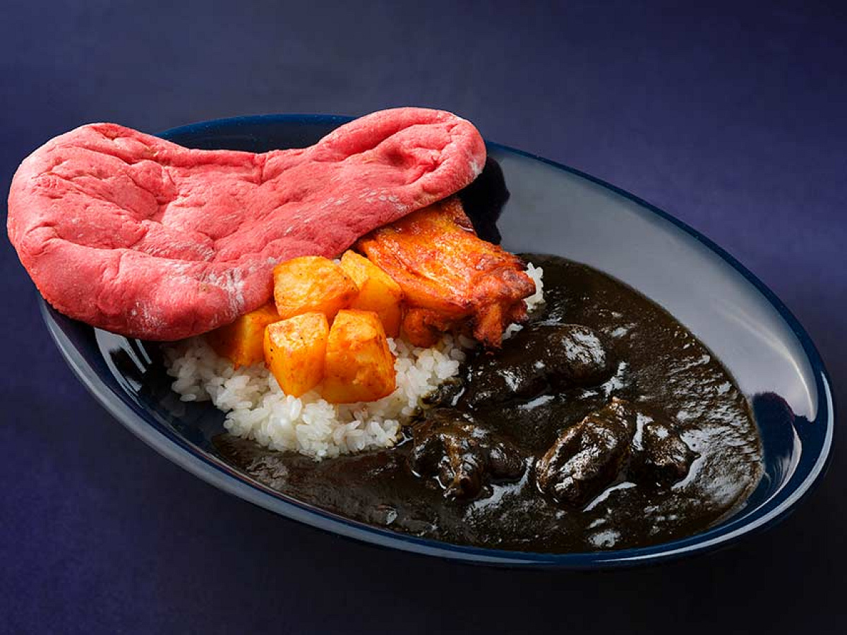 スペシャルビーフカリー、タンドーリチキン添え（辛口）