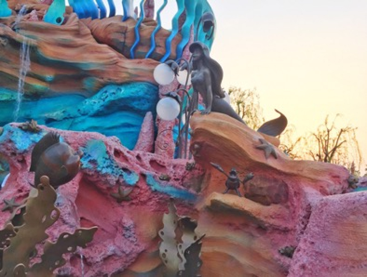 アリエル　マーメイドラグーン マーメイドラグーンのアリエルの銅像| キャステル | CASTEL ディズニー情報