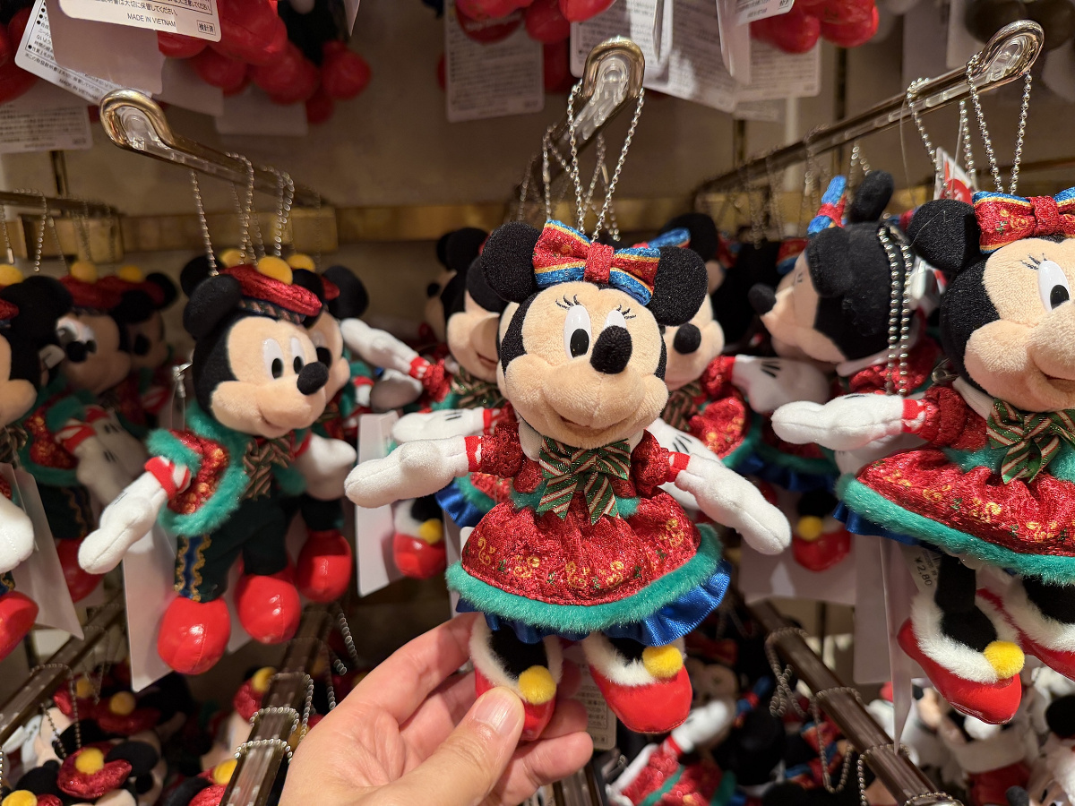 トイズワンダラスクリスマス ミニーぬいぐるみバッジ(クリスマスグッズ