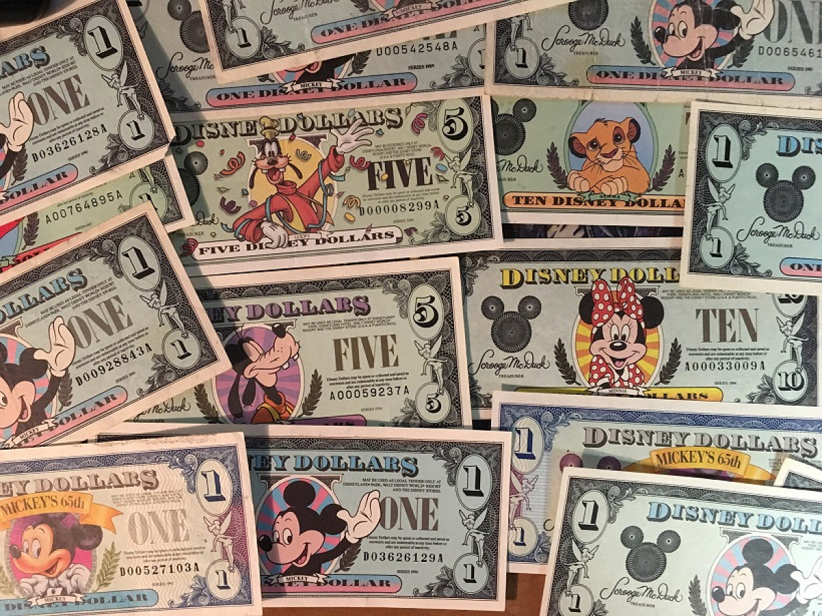 多種多様なディズニーダラー紙幣