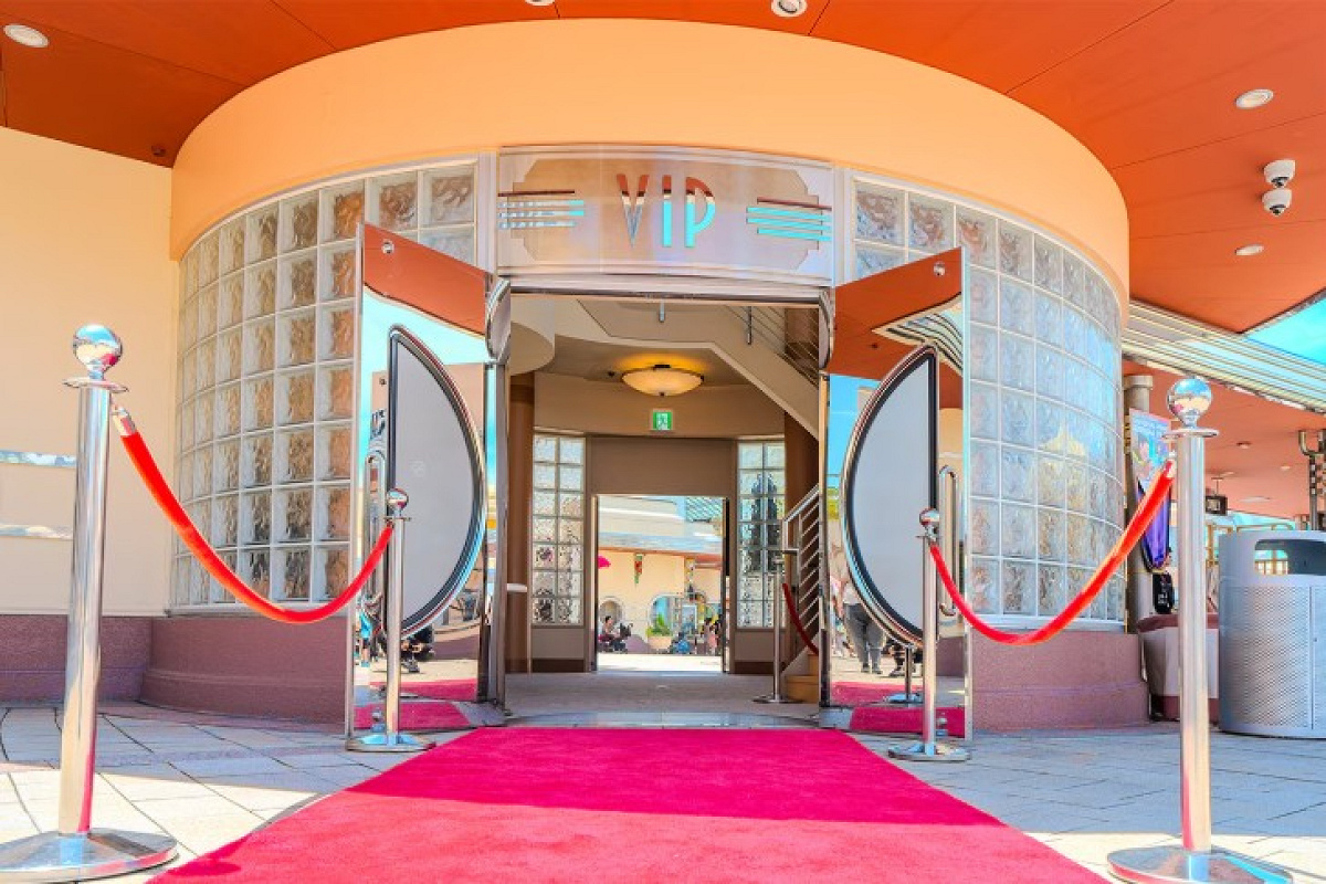 ツアー参加者が利用できるVIPエントランス