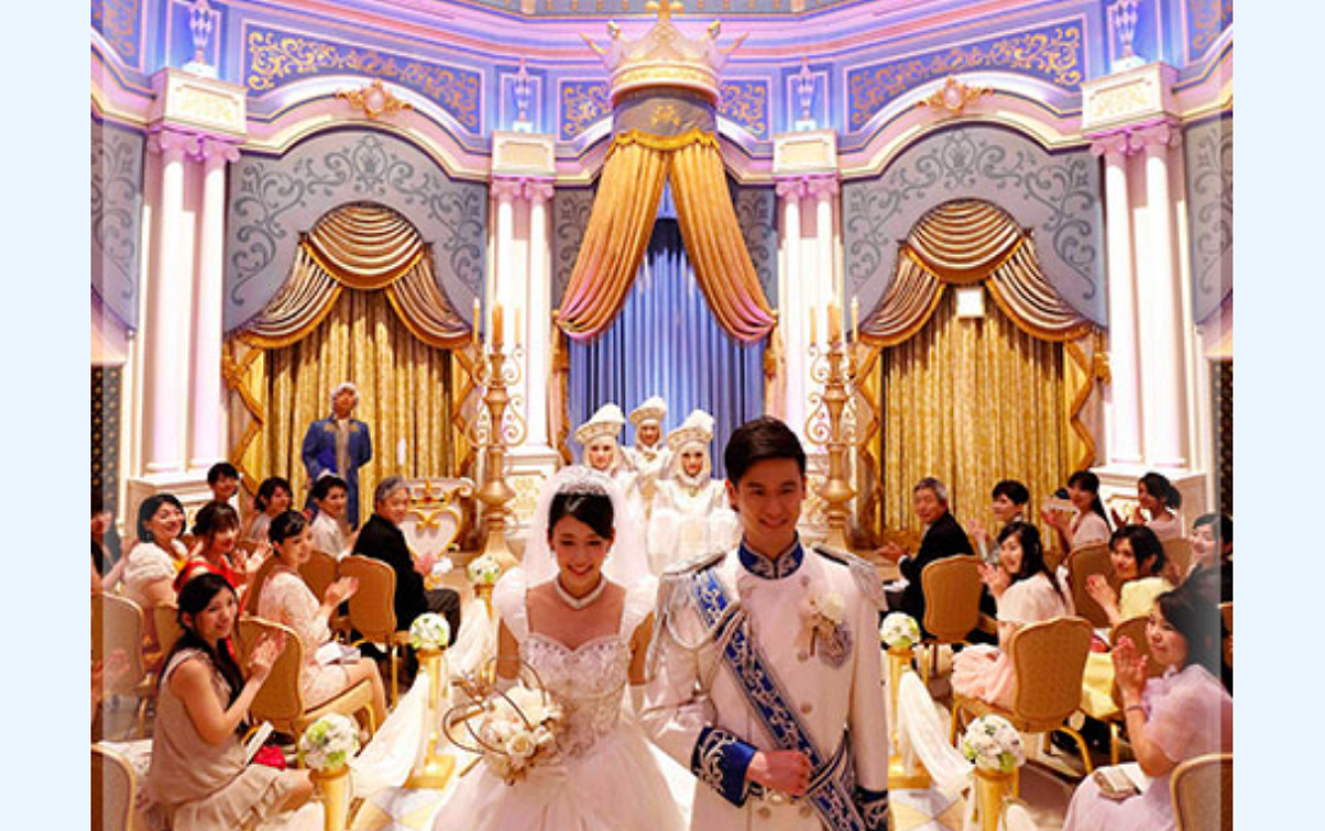 シンデレラのフェアリーテイル・ホール内での結婚式| キャステル