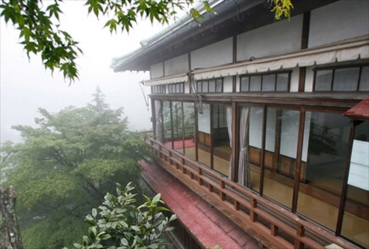 湯の山温泉 旅館寿亭「水雲閣」