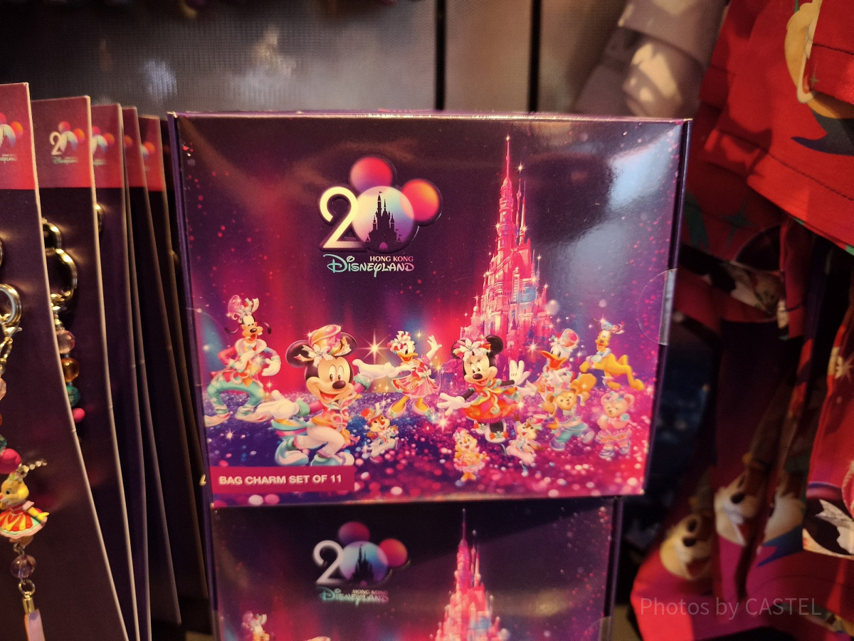 香港ディズニー20周年「ミッキー＆フレンズ・グランドセレブレーショングッズ」：バッグチャーム11個セット