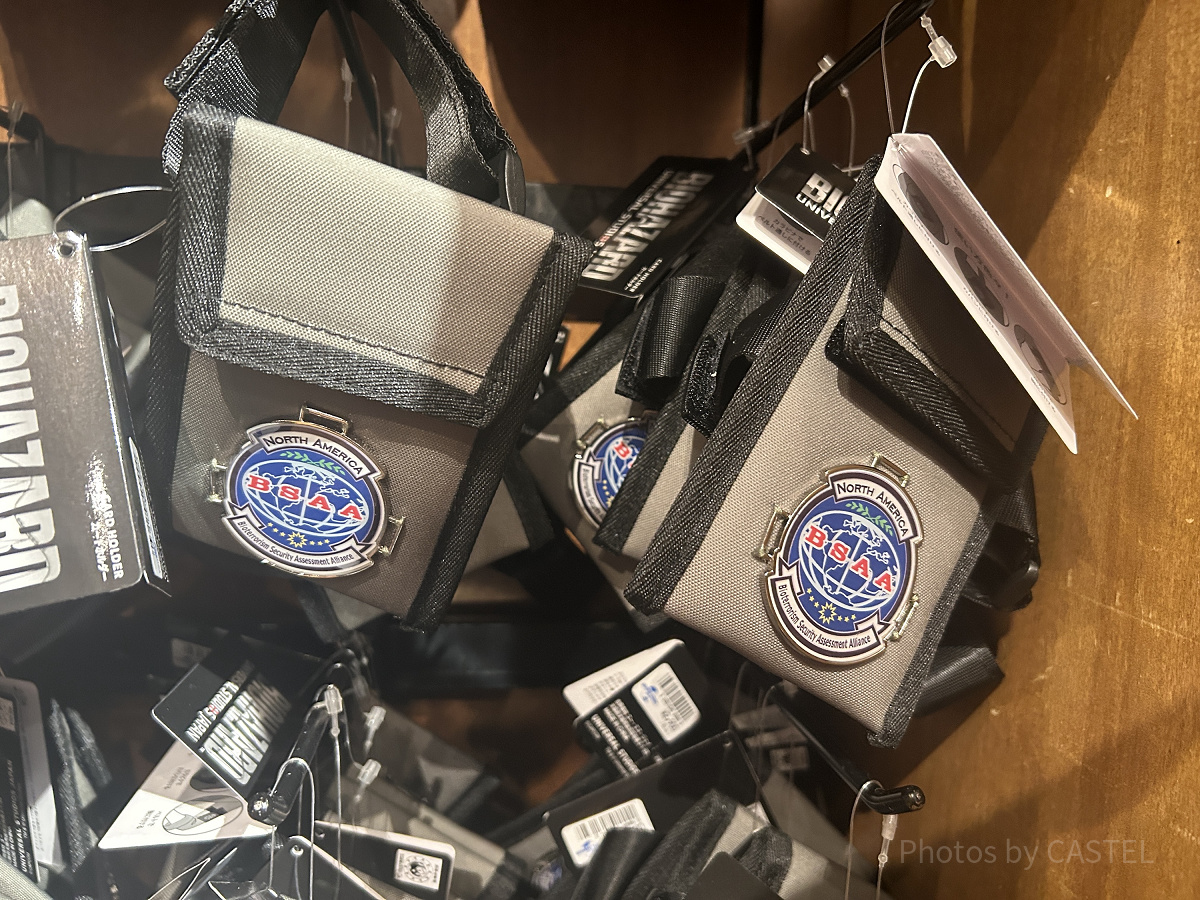 バイオハザードアームバンド付きパスケース| キャステル