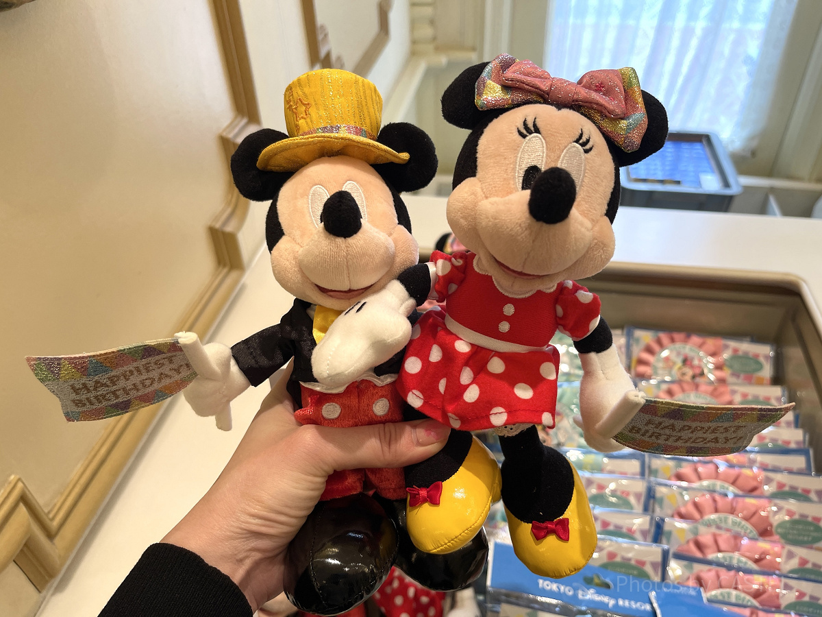 ミッキーミニー ぬいぐるみバッチ happiest birthday ディズニー