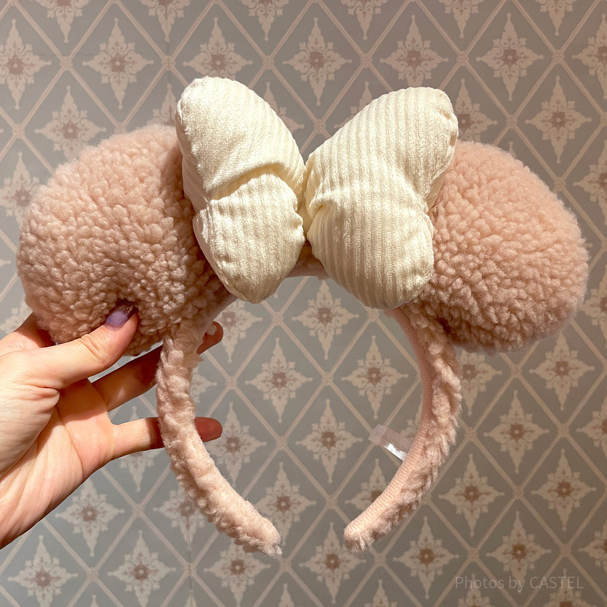 ボアカチューシャ（ピンクベージュ）| キャステル | CASTEL ディズニー情報