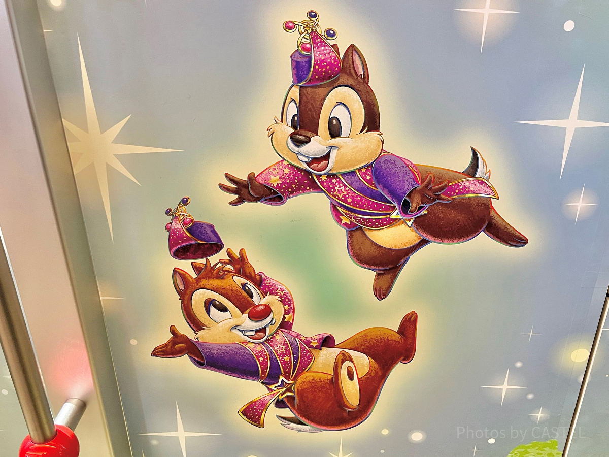 チップ（右上）とデール（左下）のコスチューム（イラスト