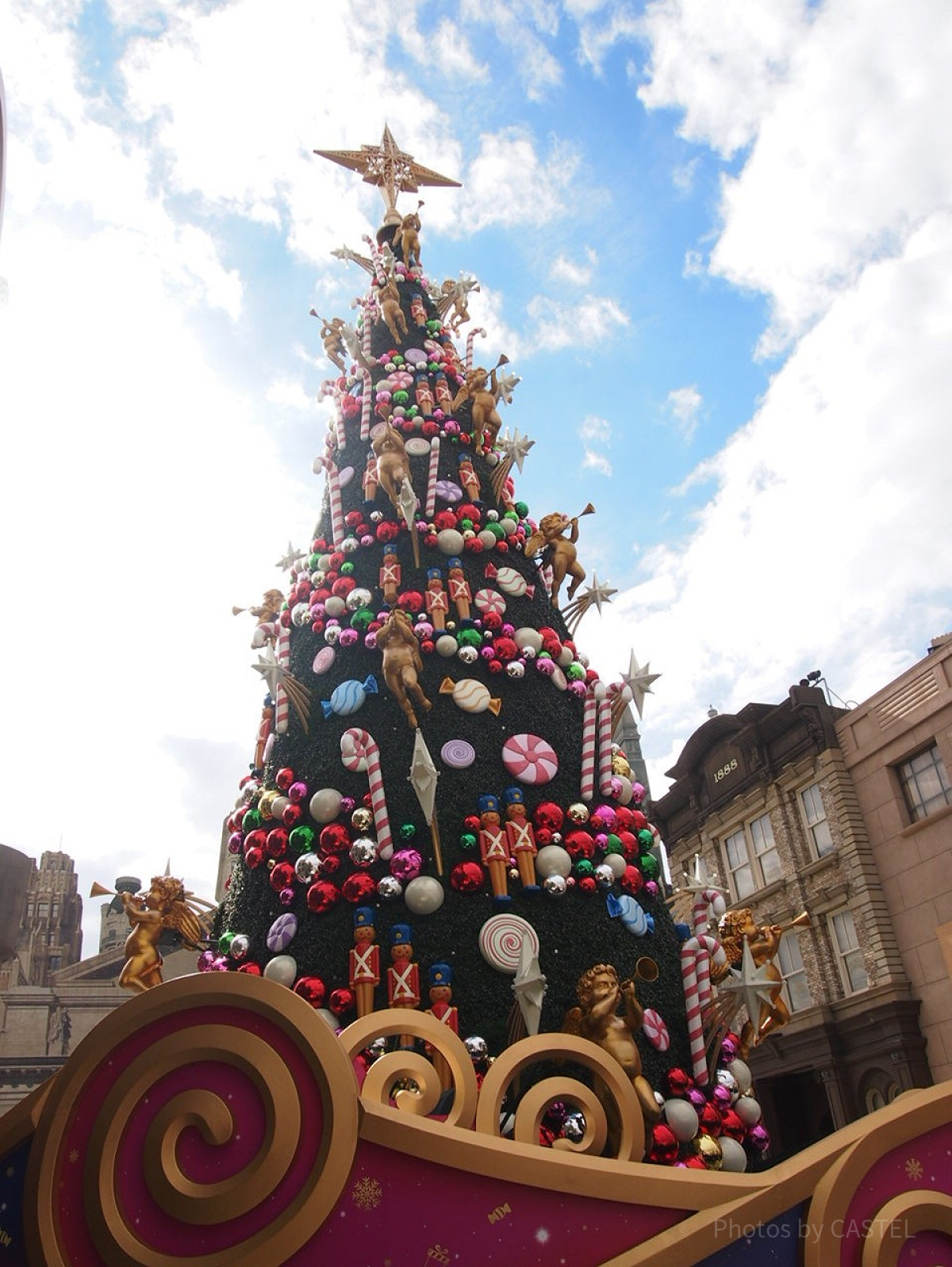 ユニバーサルスタジオジャパンのクリスマスツリー