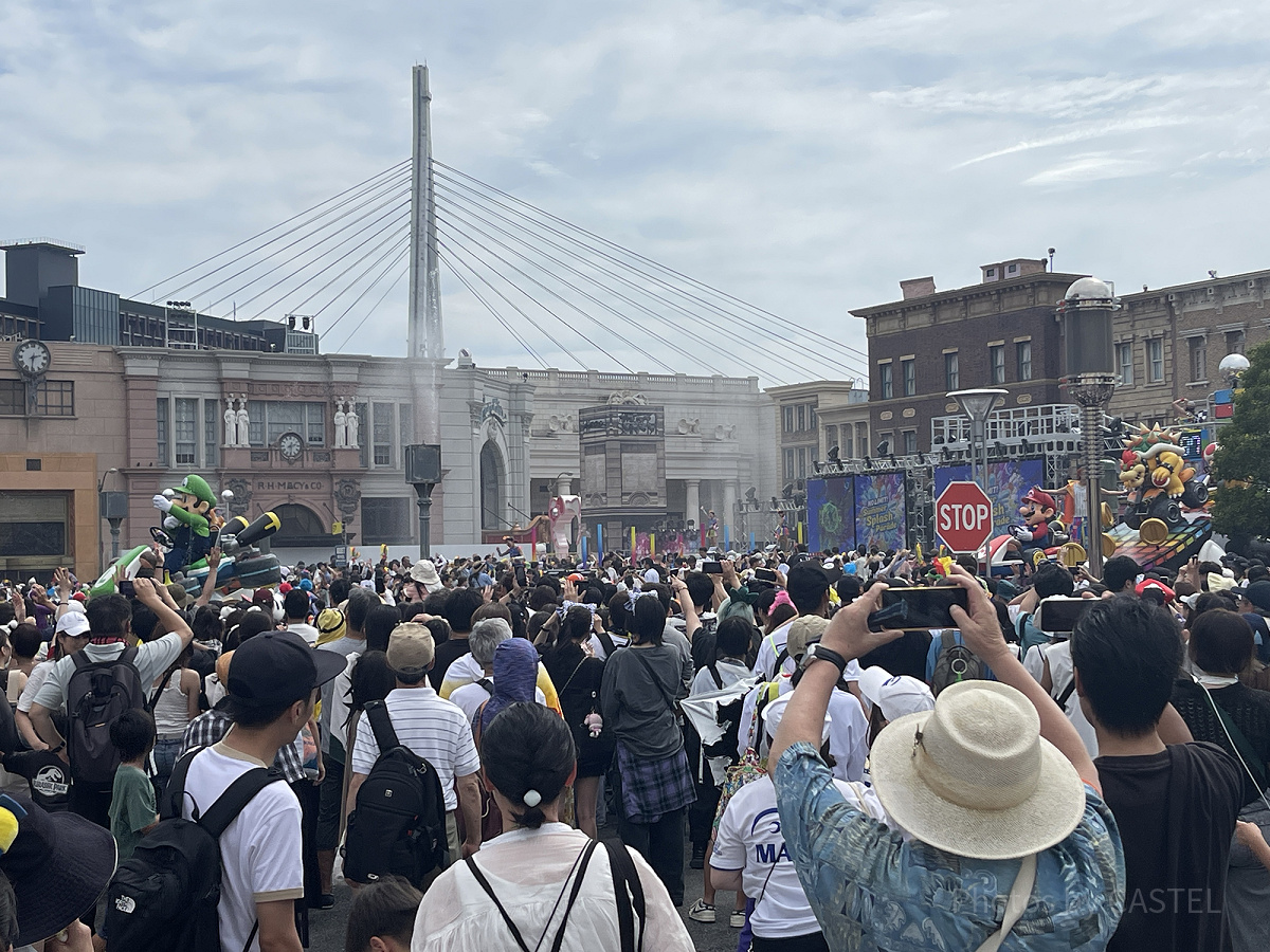 NO LIMIT! サマー・スプラッシュ・パレードの様子