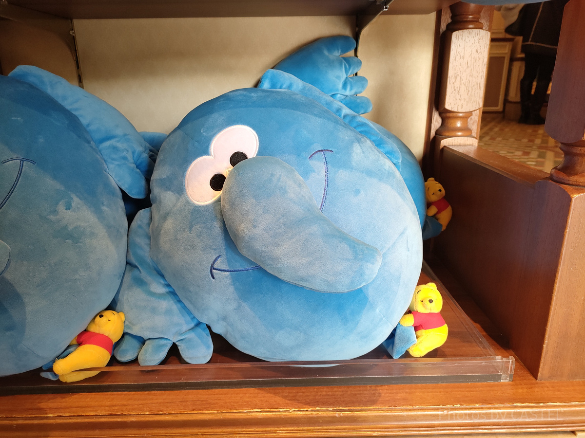 ディズニーうとうと眠るプーさんグッズ：クッション（プーさん
