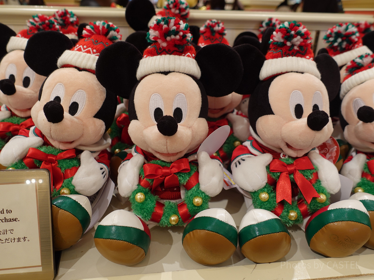 ディズニークリスマスグッズ2022：ぬいぐるみ（ミッキー）| キャステル