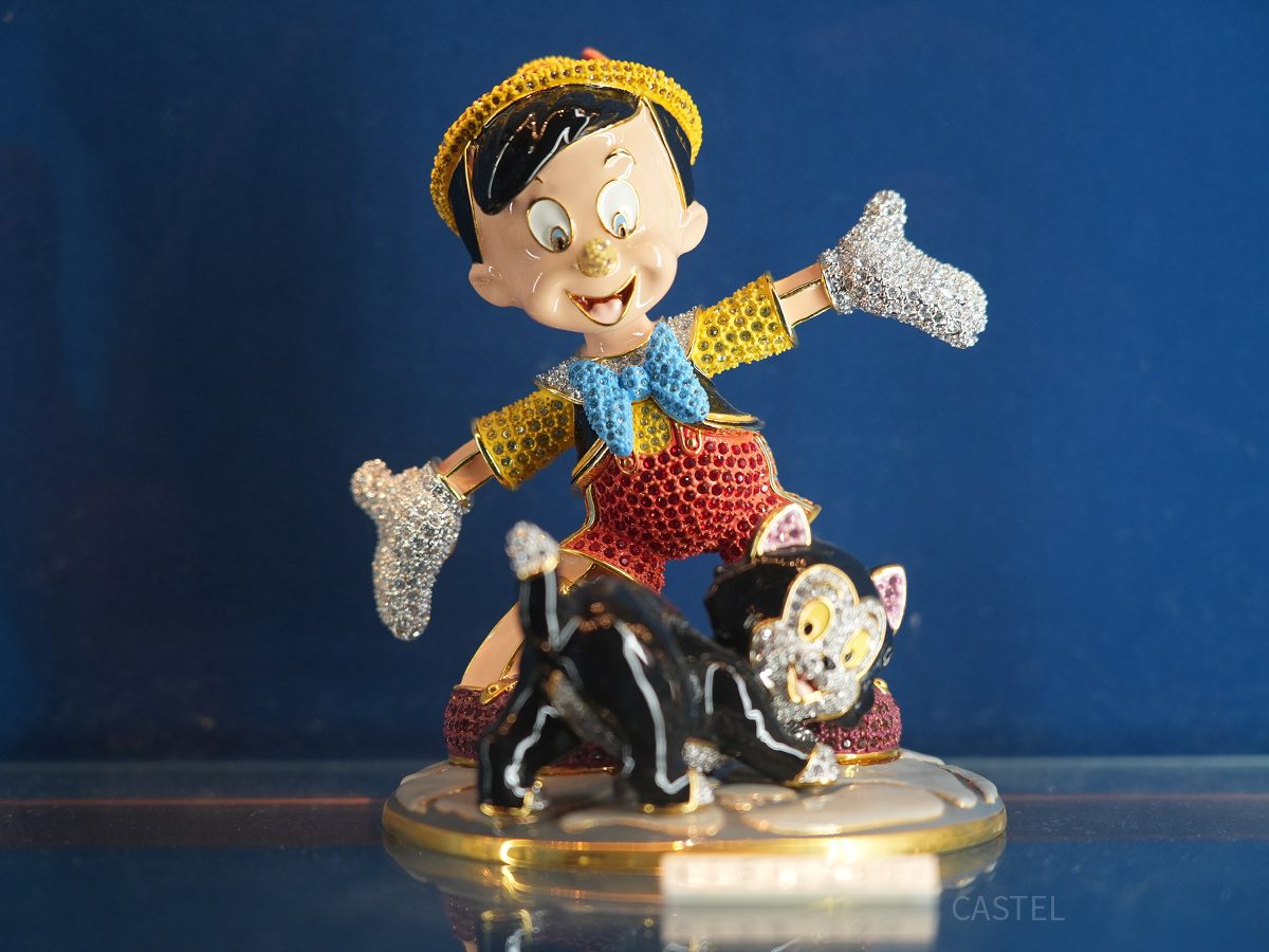 ディズニー高級お土産ランキング第11位：ピノキオ＆フィガロ（クリスタル）