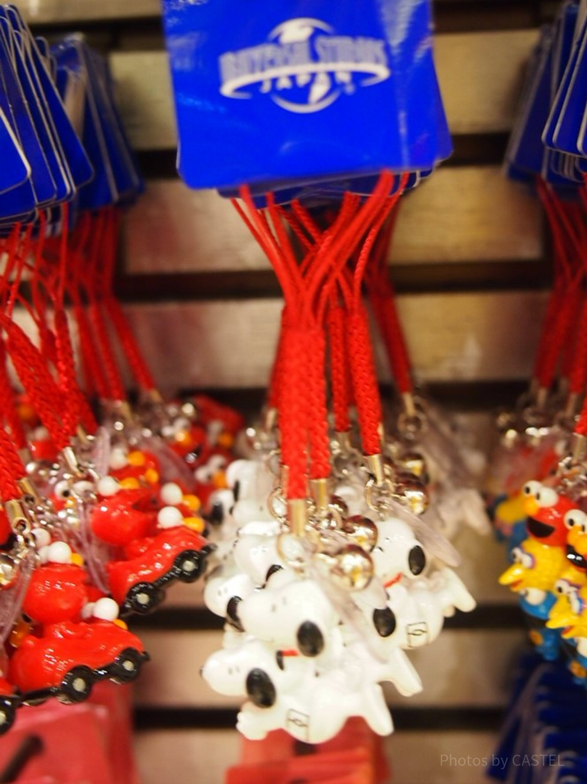 フライングスヌーピーストラップ| キャステル | CASTEL ディズニー情報