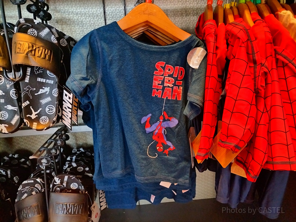 香港ディズニーマーベルグッズ：スパイダーマンTシャツ