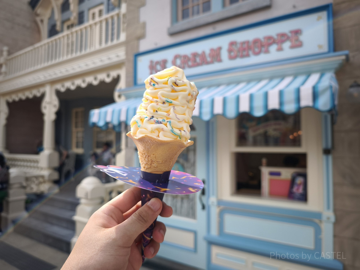香港ディズニー20周年メニュー：リンゴのソフトクリーム