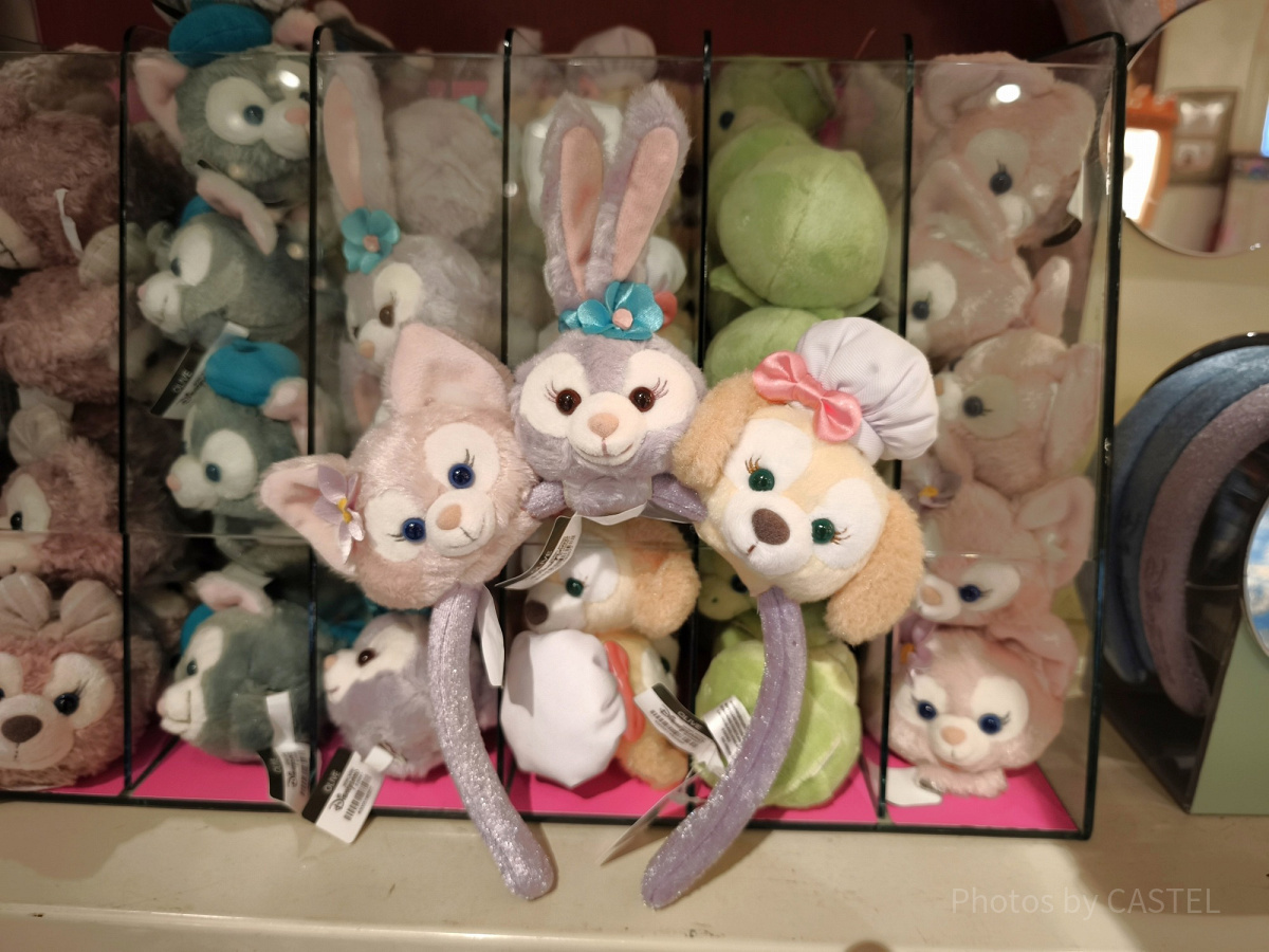 香港ディズニーランド：ベースのヘッドバンドとプラッシュパーツを組み合わせて自分だけのカチューシャを作れる！
