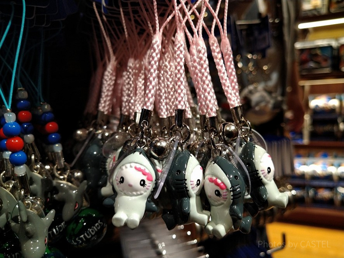 USJ ユニバ ハローキティ ジュラシックパーク恐竜 ストラップ