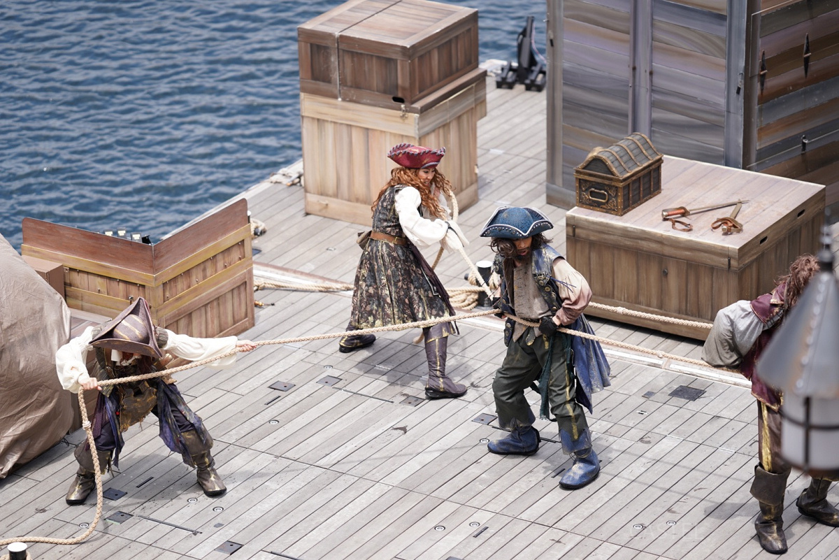 海賊たちと暑い夏を楽しもう！