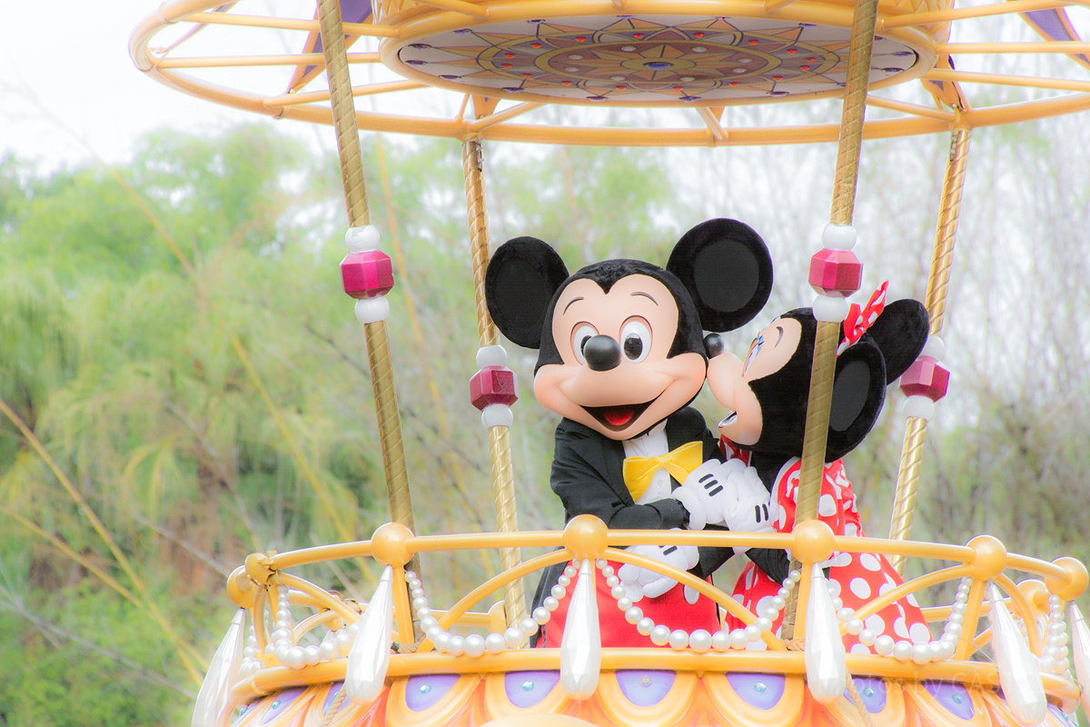 パレードのミッキー＆ミニー| キャステル | CASTEL ディズニー情報