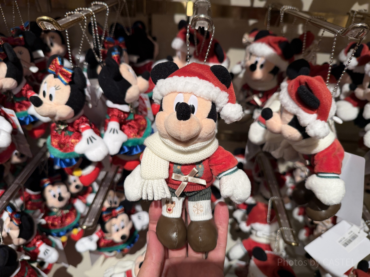 ミッキーぬいぐるみバッジ(クリスマスグッズ2025)