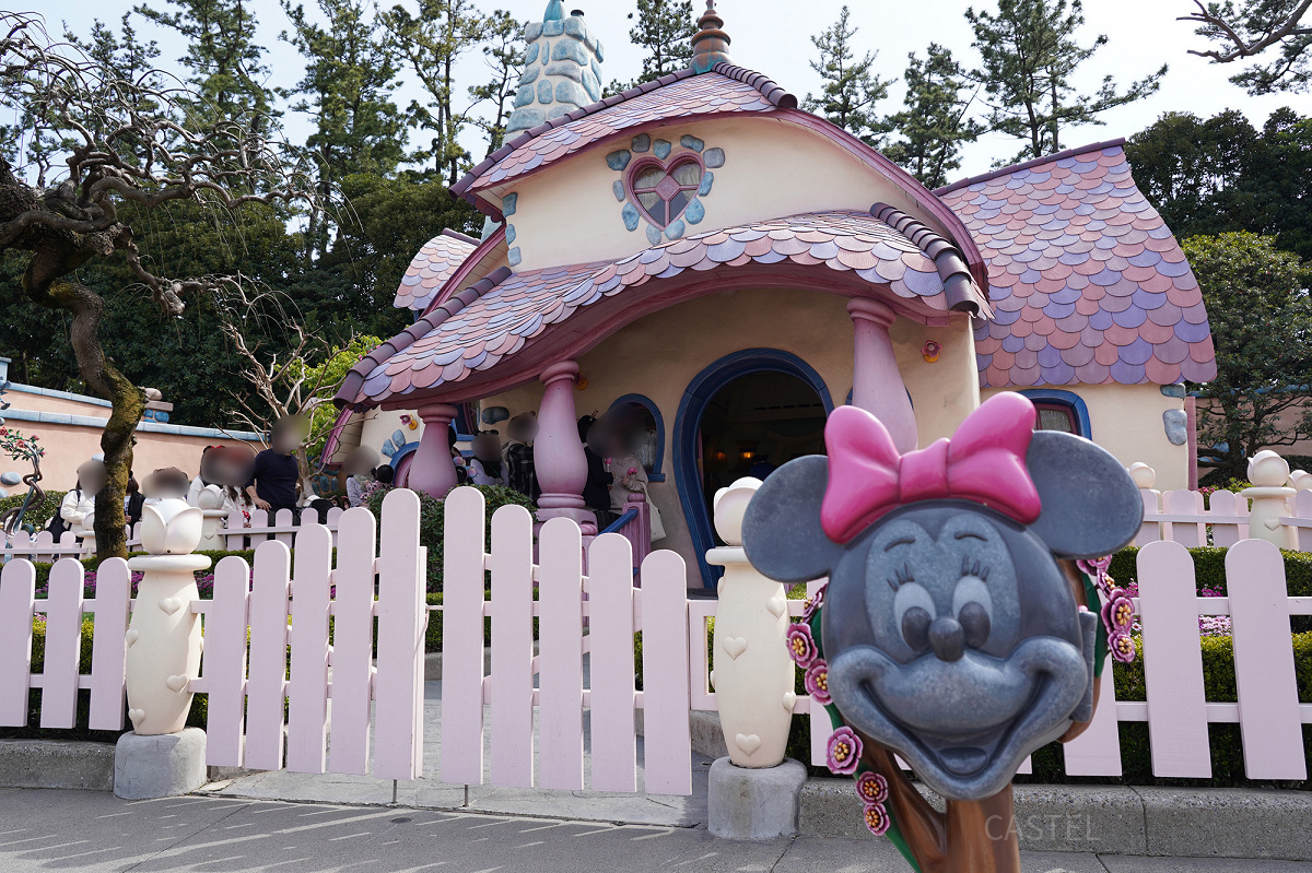 ピンクが特徴のおうちは、もちろんミニーの家♡