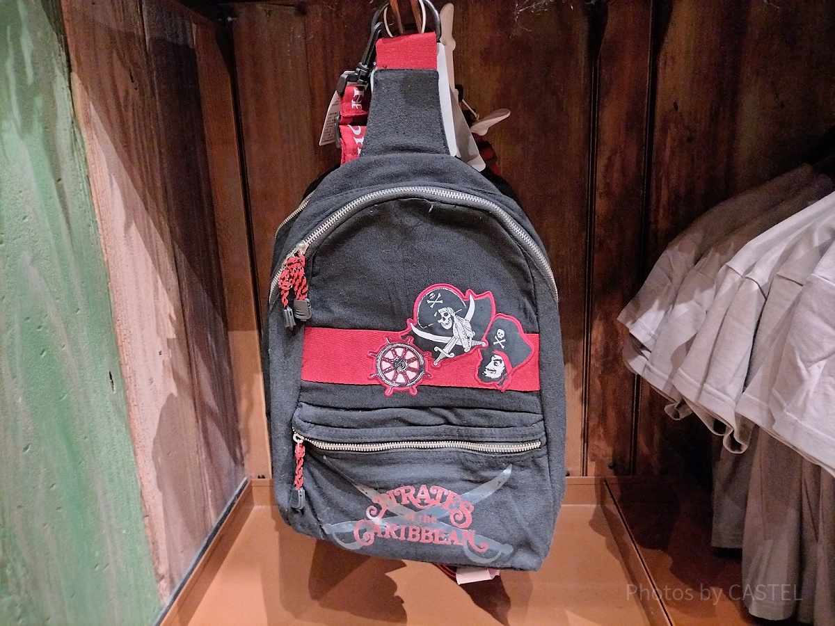 上海ディズニーカリブの海賊グッズ：パイレーツオブカリビアンの