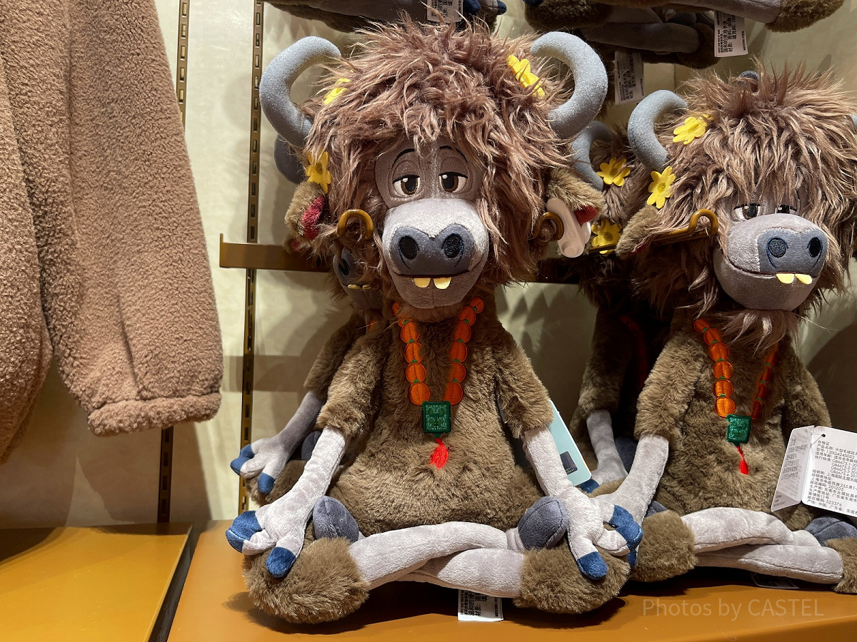 上海ディズニーズートピアグッズ：ヤックスのぬいぐるみ