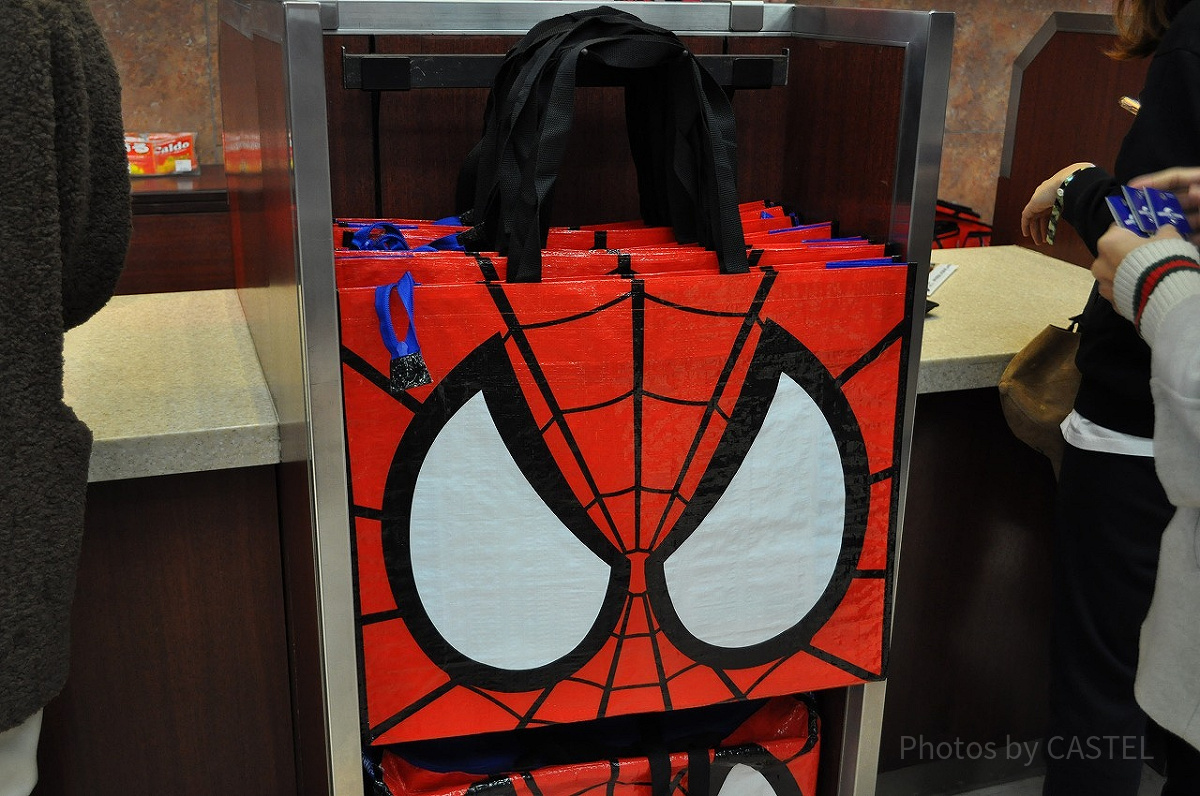 スパイダーマンの有料お土産袋Lサイズ／USJ| キャステル | CASTEL