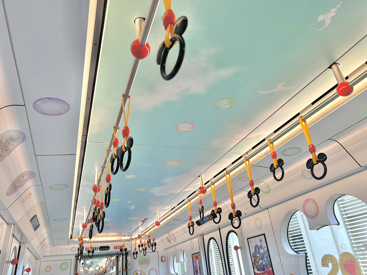 天井には青空が！（カラフルハピネスライナー）