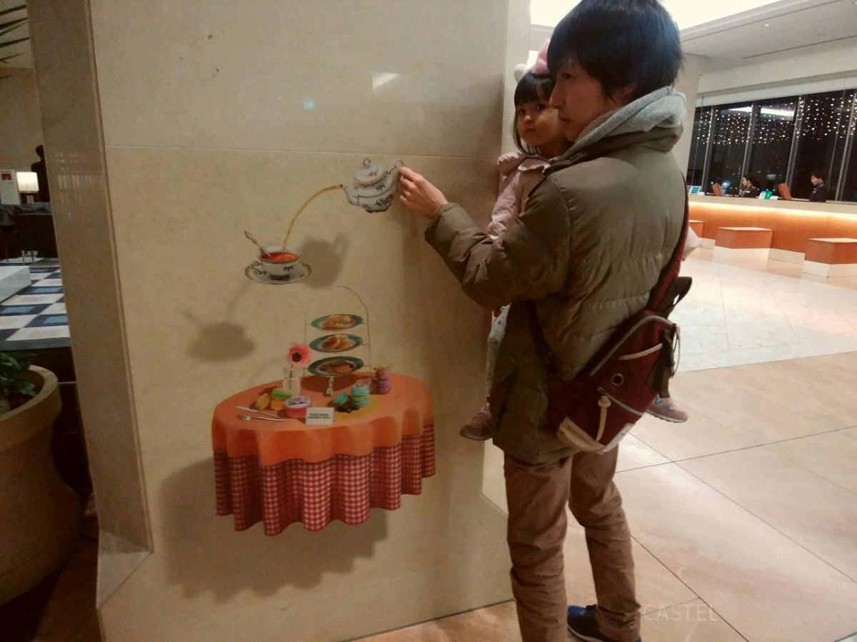 ホテル京阪ユニバーサルタワーのロビーにはトリックアートがある