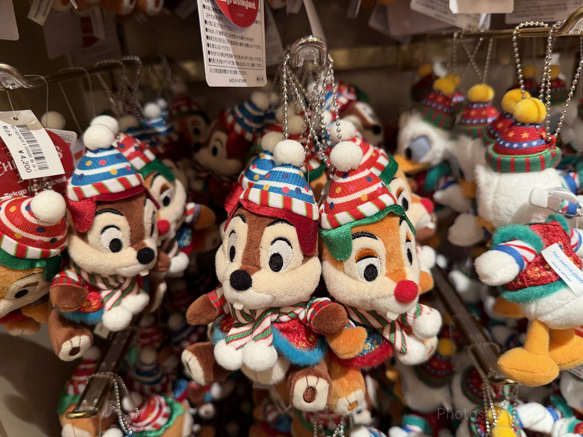 トイズワンダラスクリスマス チップ&デールぬいぐるみバッジセット(クリスマスグッズ2025)