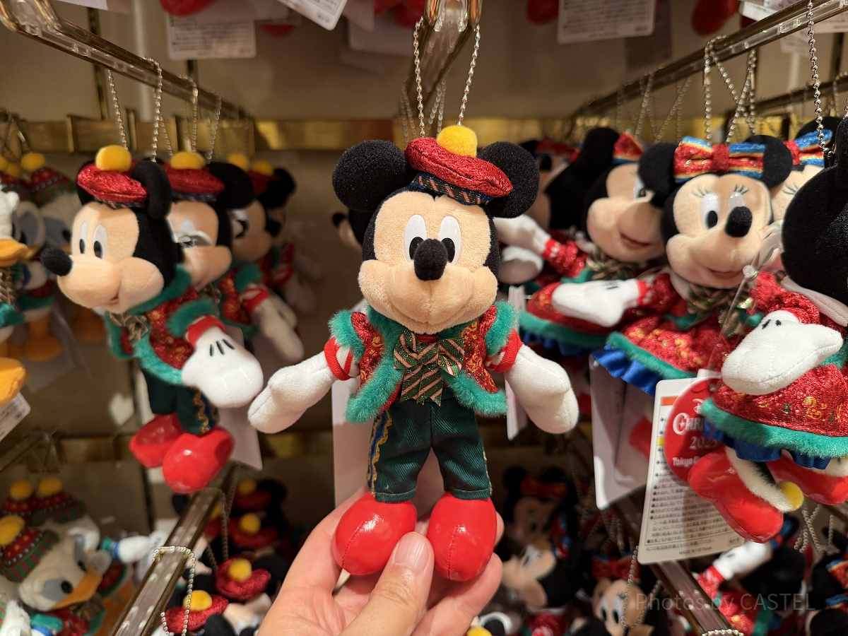 トイズワンダラスクリスマス ミッキーぬいぐるみバッジ(クリスマスグッズ2025)
