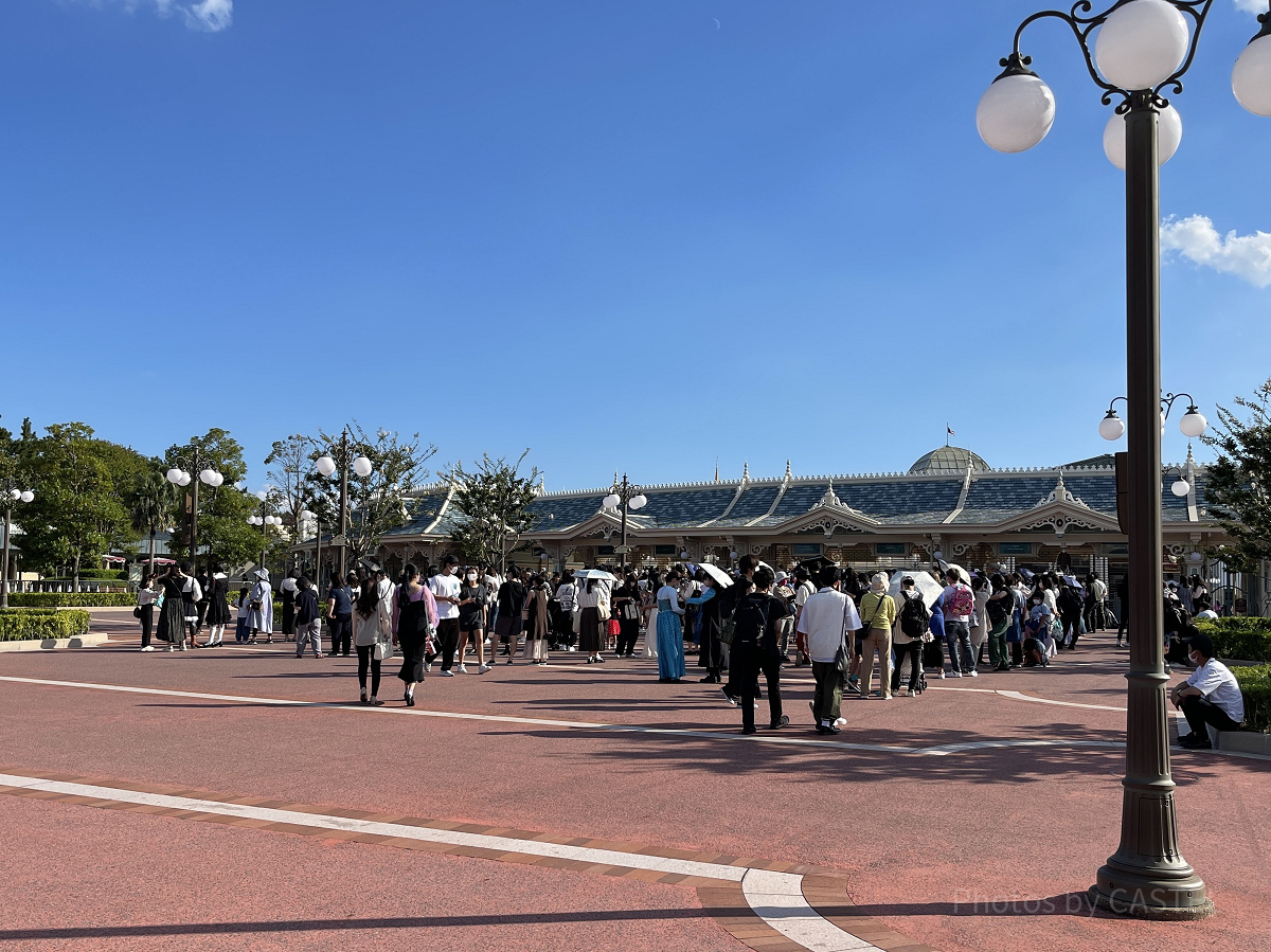 アーリーイブニングパスポートの開園待ち