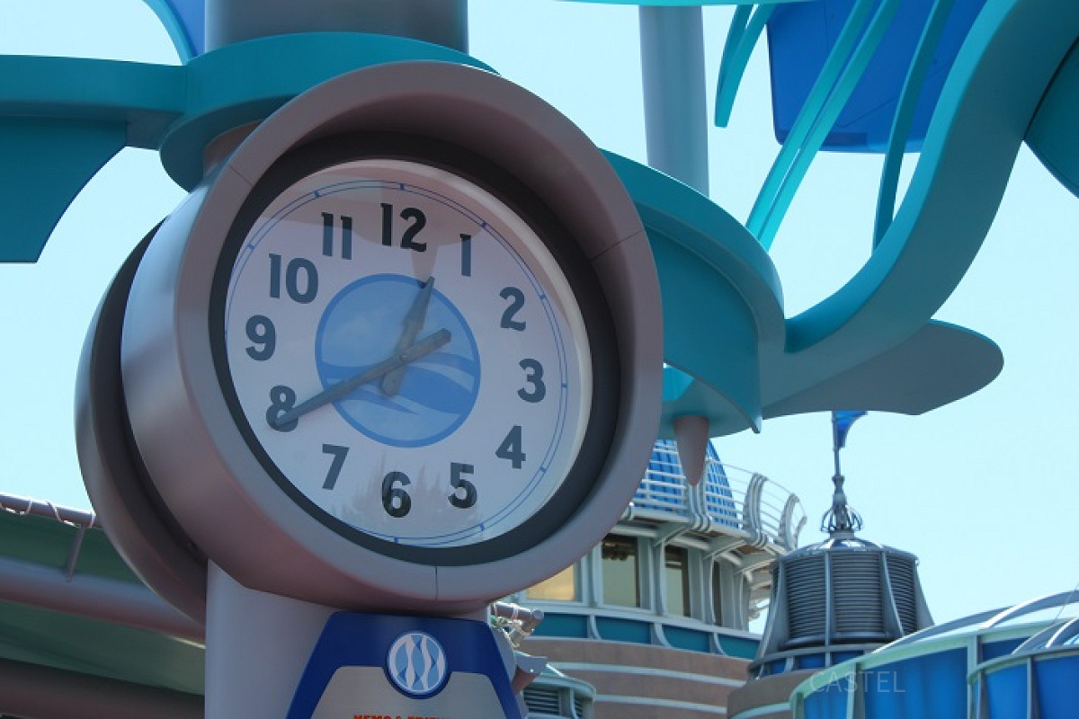 ディズニーの開園閉園時間が異なる理由