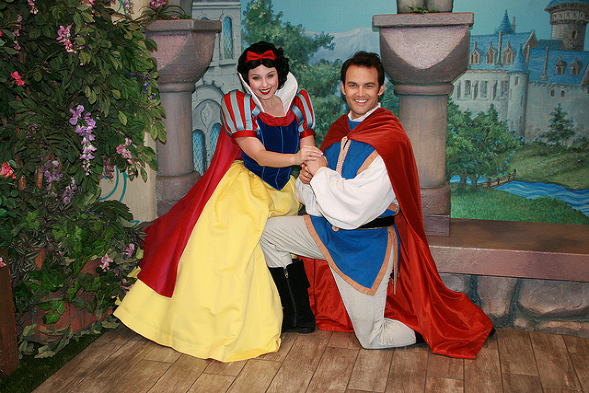 ディズニー初代プリンス キャステル CASTEL ディズニー情報